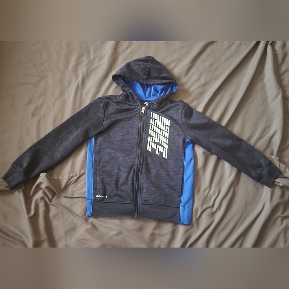 Clothes Bundle - Picture 4 of 5